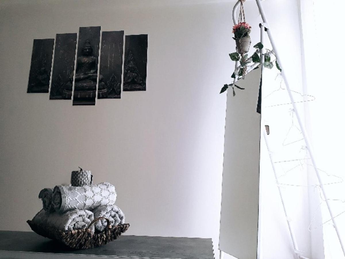 Urban Yoga House Hostel & Retreat Janina Zewnętrze zdjęcie