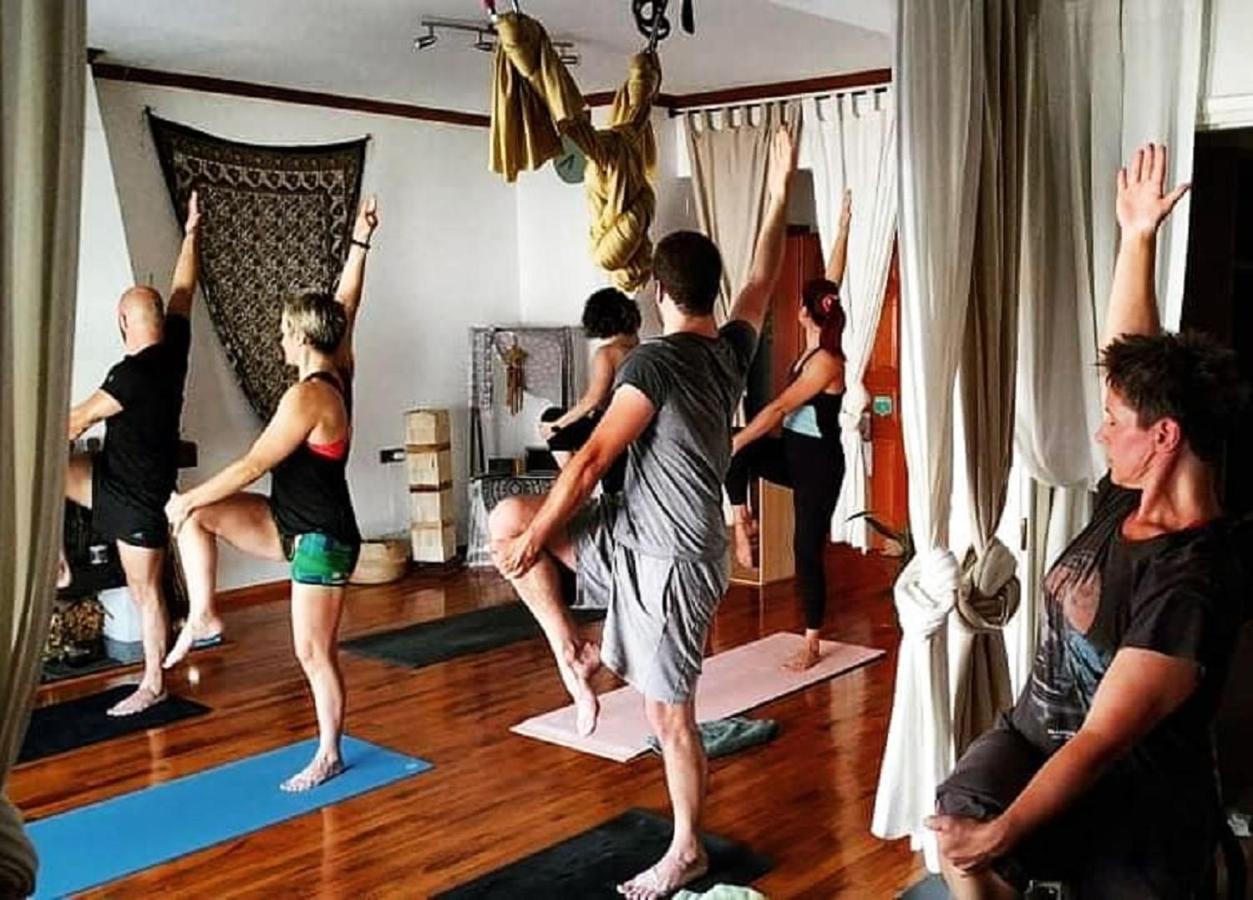Urban Yoga House Hostel & Retreat Janina Zewnętrze zdjęcie